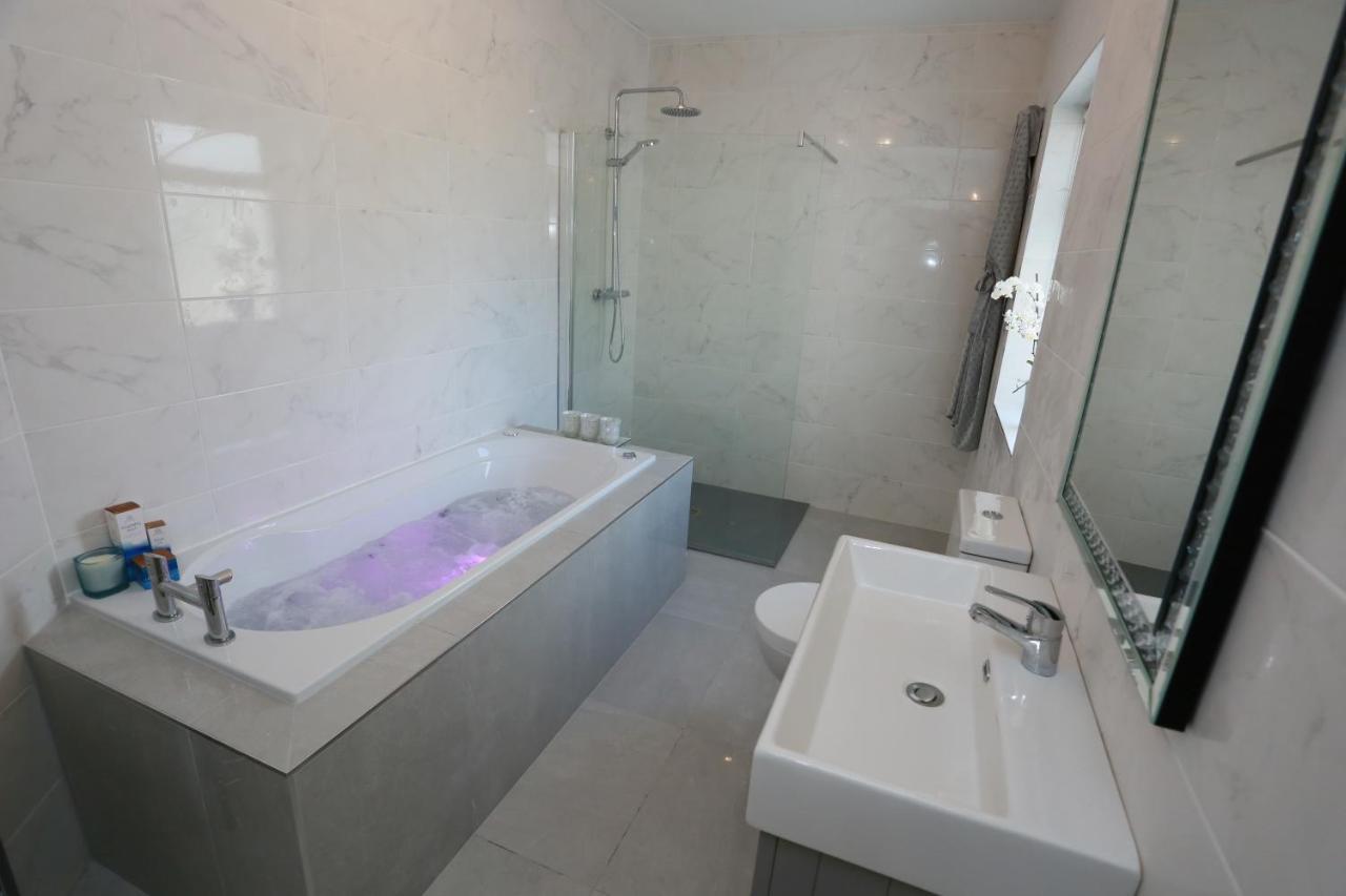 Luxury 6 Bedroom Spiddal Villa, Jacuzzi, Balcony Galway Eksteriør billede